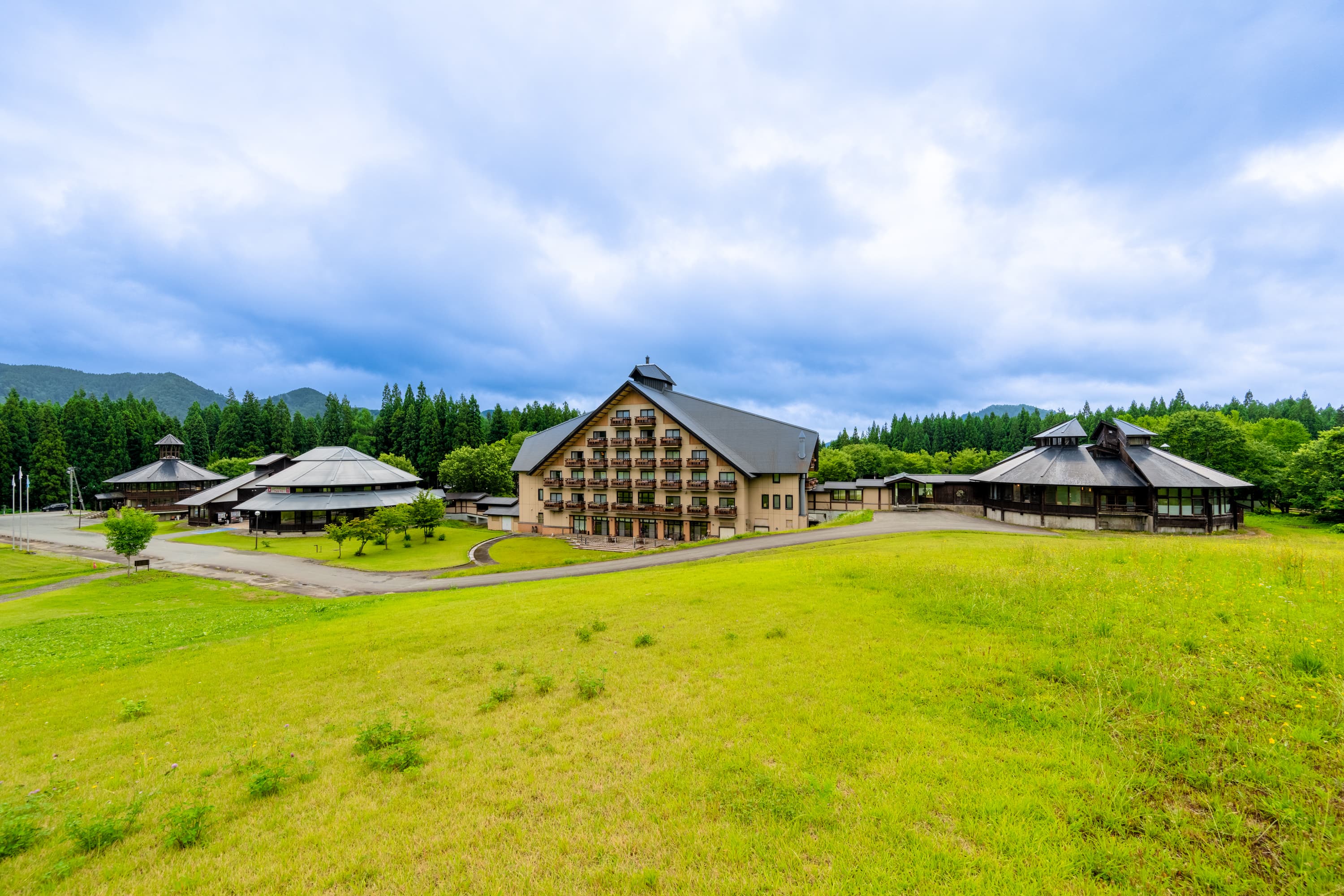 山形県最上郡金山町のシェーネスハイム金山の全景